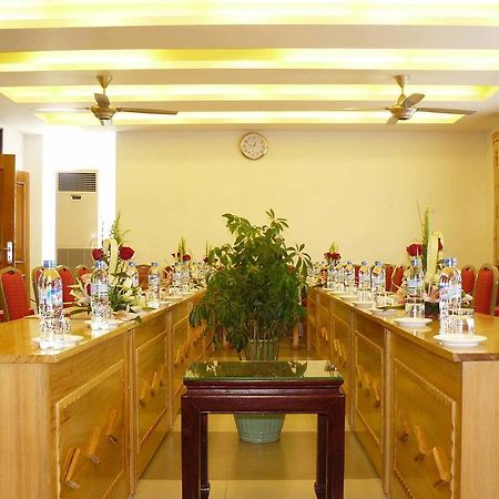 Lao Cai Galaxy Hotel Exterior photo