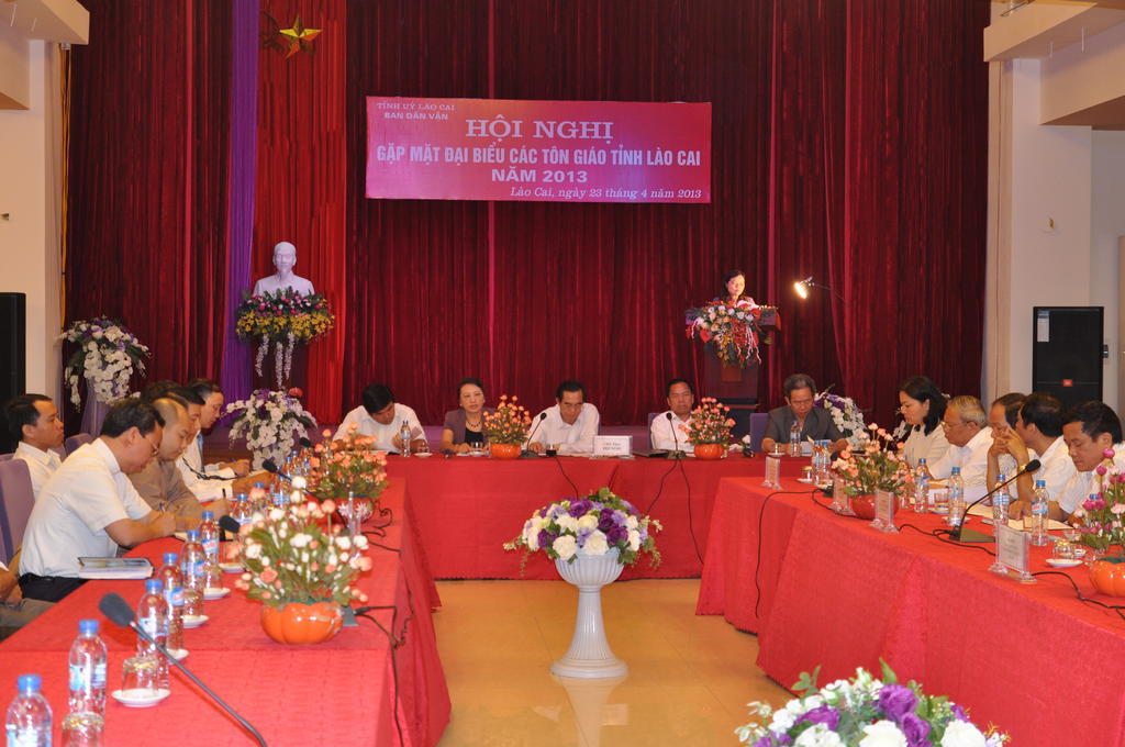Lao Cai Galaxy Hotel Exterior photo